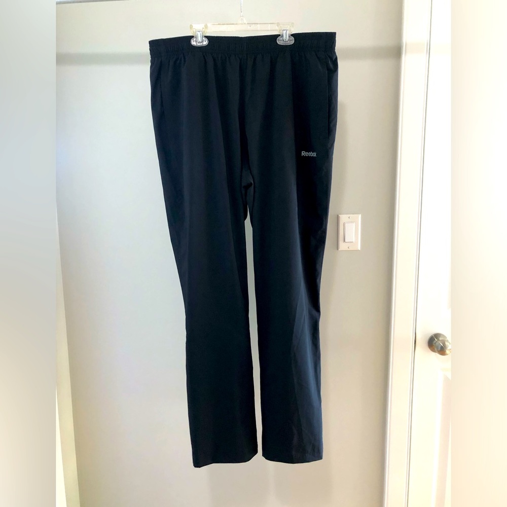 Mens Reebok sweat pants. Size XL. 32” inseam. Excellent used condition.